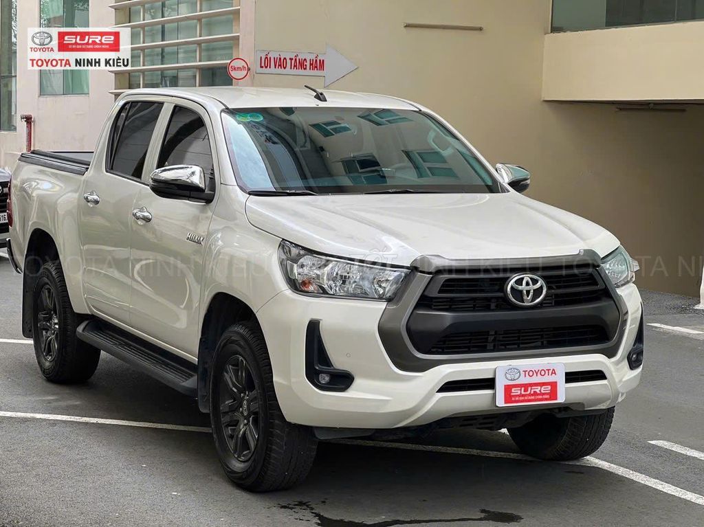 Toyota Hilux 2.4 AT 4x2 2021 Trắng. Mua bán Ô tô tại Quận Ninh Kiều Cần Thơ được đăng bởi Phúc Toyota Ninh Kiều hình 2