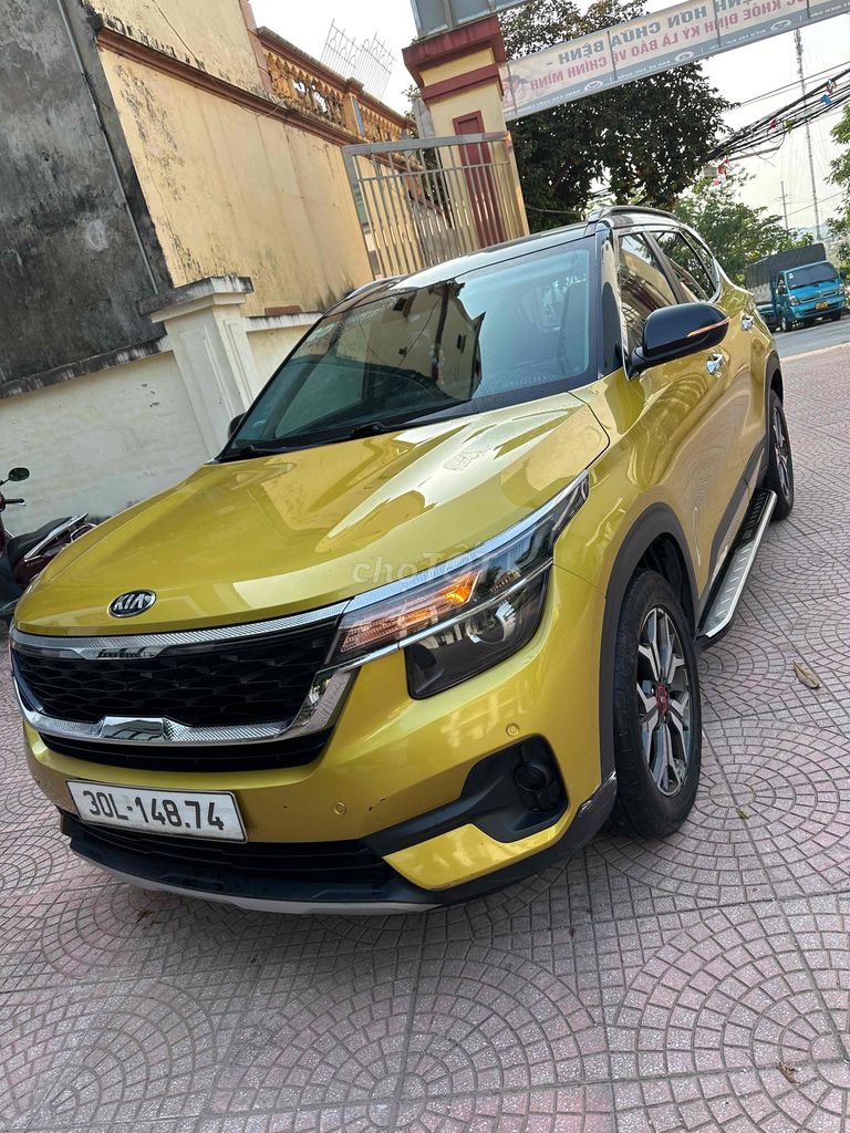 Kia Seltos Роскошный 2020, золото