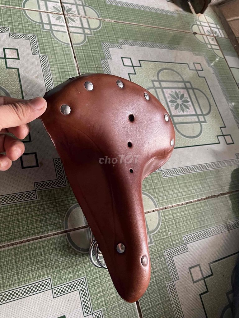 yên xe cổ. Mua bán Phụ tùng xe tại Quận 7 Tp Hồ Chí Minh được đăng bởi Bán đủ thứ  hình 3