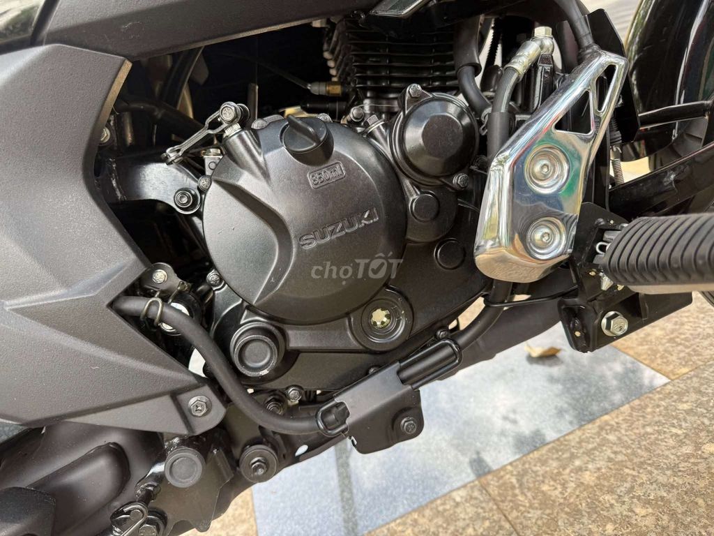 Suzuki Intruder,Xe Mới 100%,Hàng Cty xuất hóa đơn. Mua bán Xe máy tại Quận Thanh Khê Đà Nẵng được đăng bởi Quý Moto Cycle 21 điện biên phủ Đà Nẵng hình 6