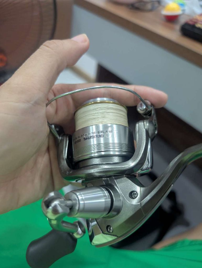 Máy câu Shimano Twin Power 2000s