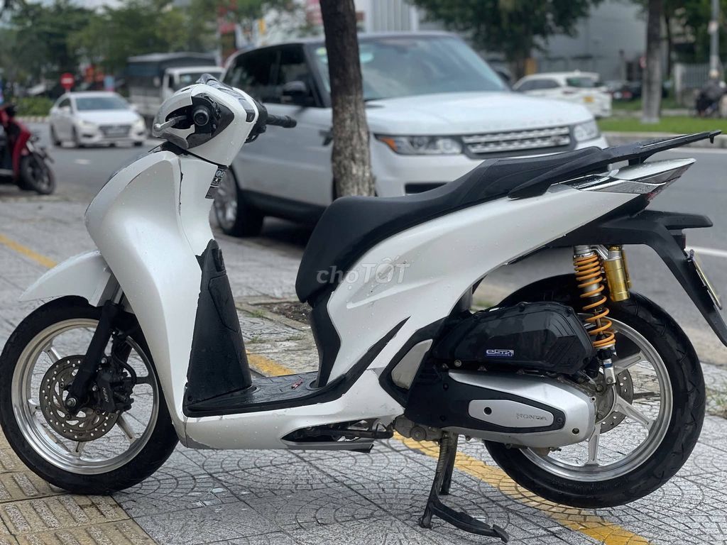 Honda SH 160 2023 Красивый белый кенг с пожертвованием