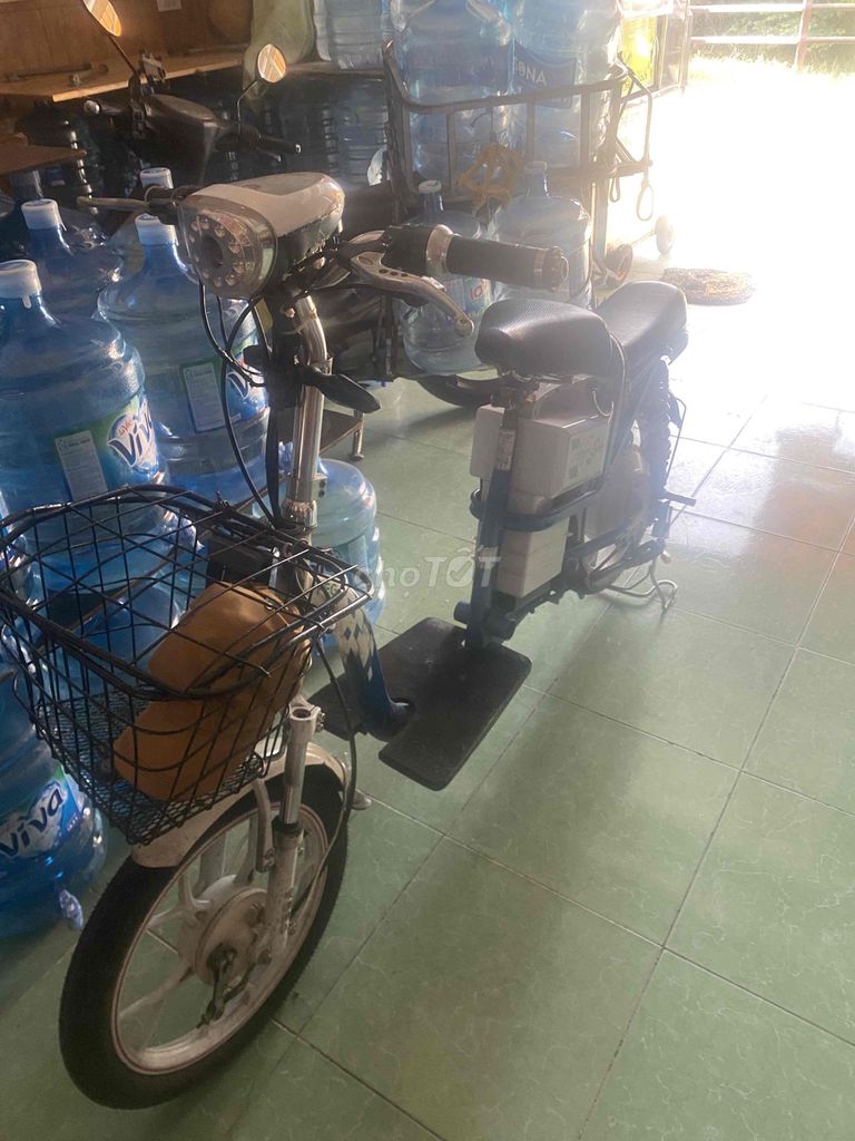 Xe đạp điện Trắng Xanh. Mua bán Xe điện tại Thành phố Biên Hòa Đồng Nai được đăng bởi Hoang khiem hình 3