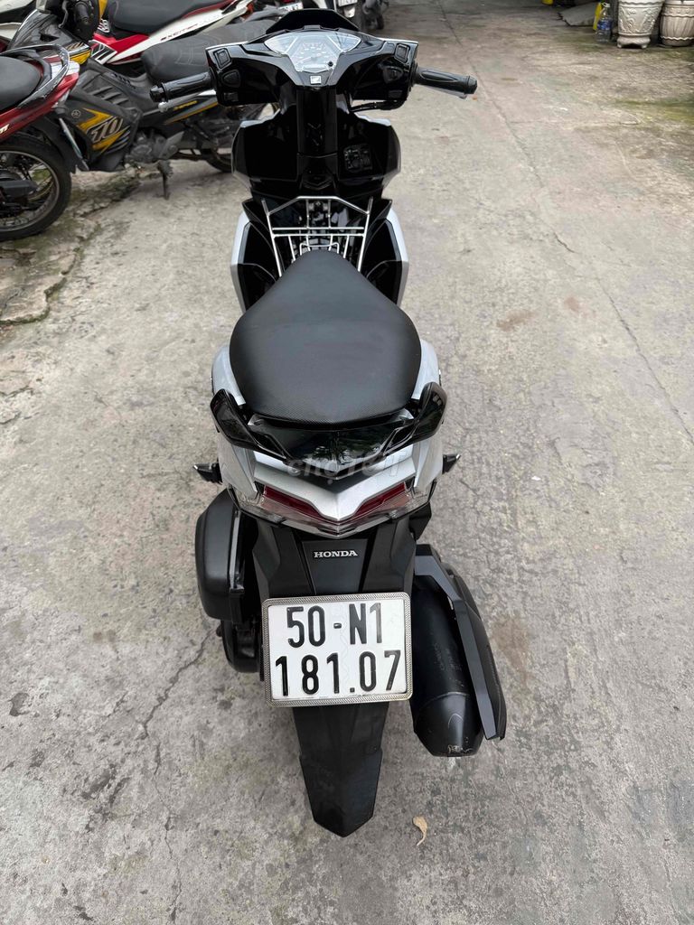 Honda Air Blade 125cc bạc postro