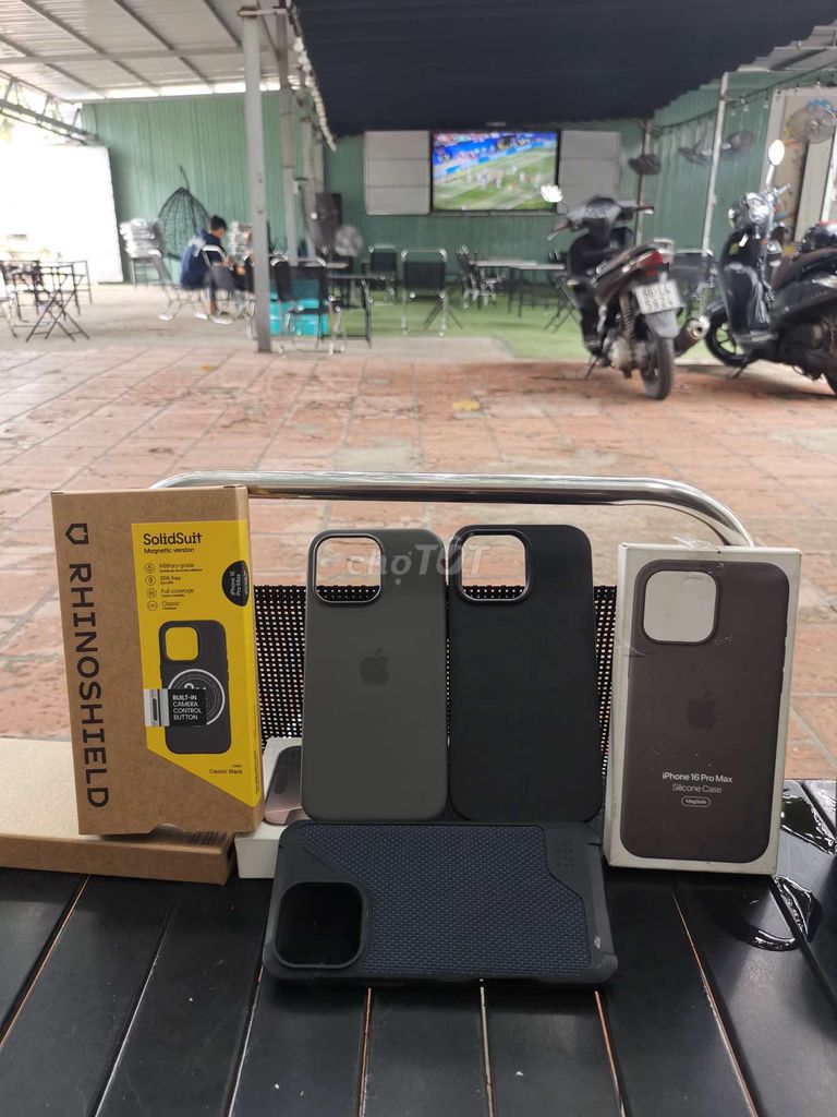Ốp lưng RhinoShield UAG iPhone 16 Pro Max Silicon. Mua bán Phụ kiện (Màn hình, Chuột...) tại Quận 7 Tp Hồ Chí Minh được đăng bởi bui van trieu hình 1