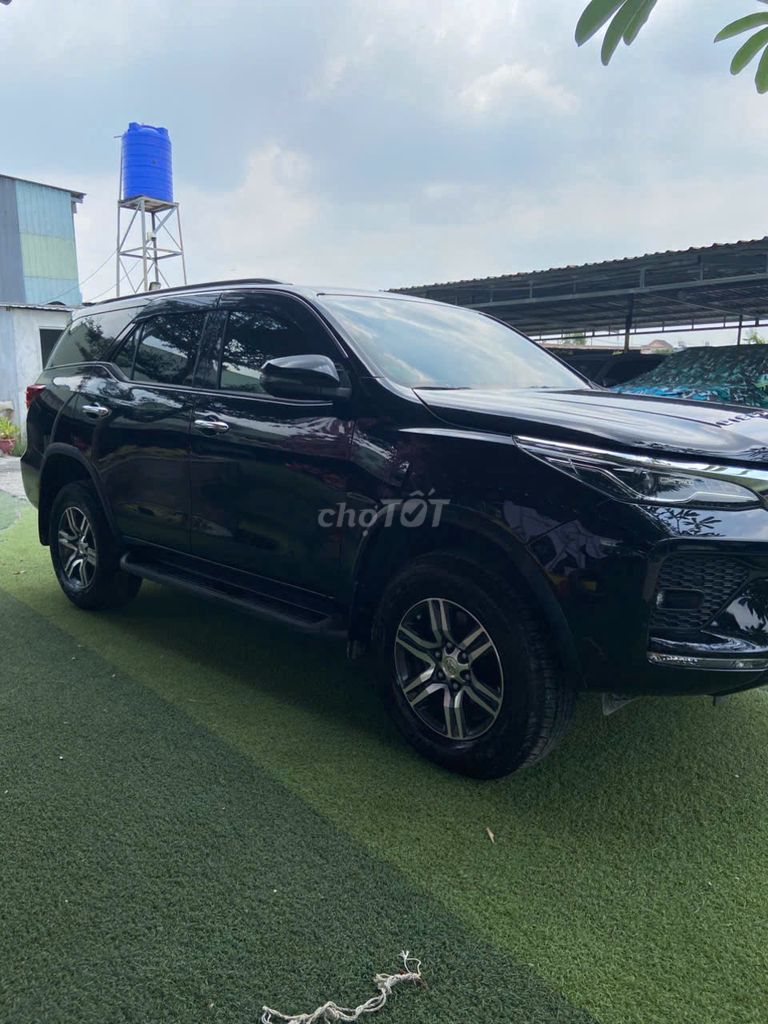 Dịch vụ cho thuê xe Toyota Fortuner 7 chỗ. Dịch vụ tại Huyện Bình Chánh Tp Hồ Chí Minh được đăng bởi Thuê Xe Tự Lái hình 1