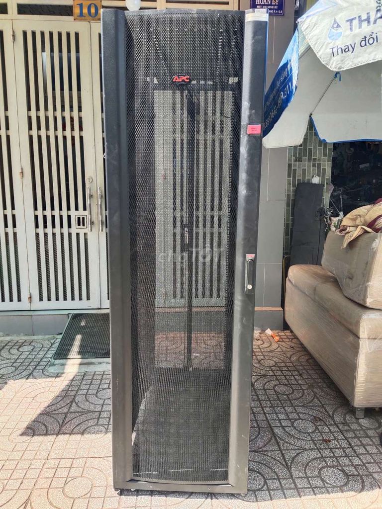 Thanh lý lô 10 cái tủ rack apc 42u