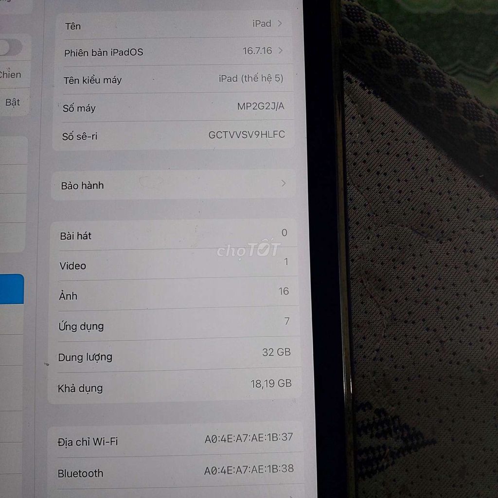 Apple iPad (thế hệ 5) Vàng 32GB. Mua bán Máy tính bảng tại Thành phố Dĩ An Bình Dương được đăng bởi Minhchien hình 1