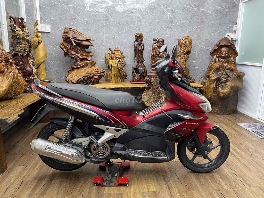 Honda Airblade с номерами Сайгона, есть удостоверение личности владельца, тихий мотор