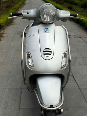Piaggio Vespa LX 125 Cổ điển Bạc