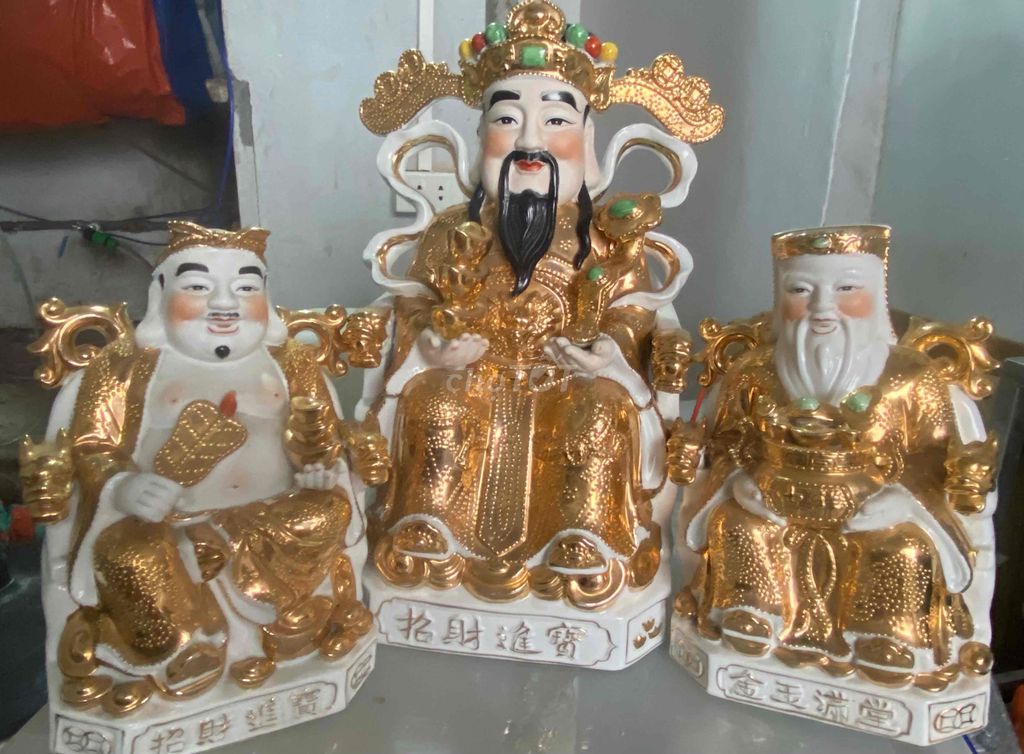 Tượng Thần Tài Thổ Địa Sứ Trắng Vàng. Mua bán Cây cảnh, đồ trang trí tại Quận Đống Đa Hà Nội được đăng bởi Thuy Do thi thanh hình 1