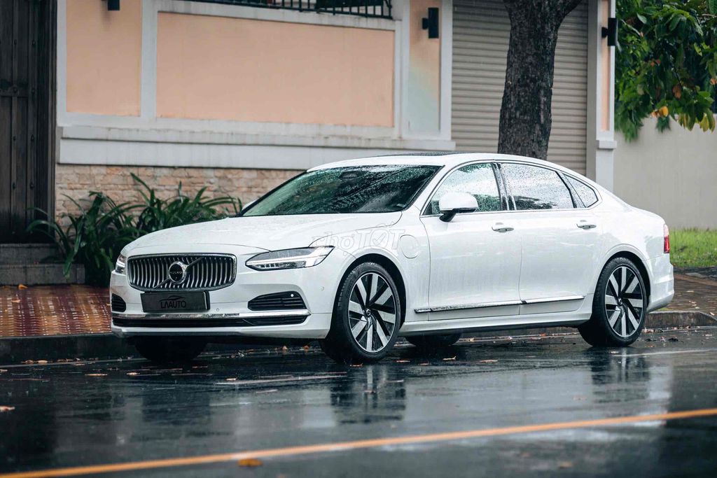 LONG ANH AUTO về VOLVO S90 T8 2024. Mua bán Ô tô tại Quận 7 Tp Hồ Chí Minh được đăng bởi LongAnh AuTo  hình 3