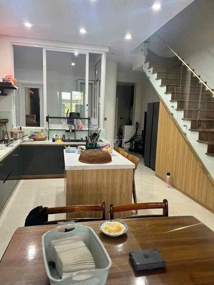 Аренда · 4 комн. · 100 м² · Quận Cẩm Lệ, ул. Hói Kiểng
