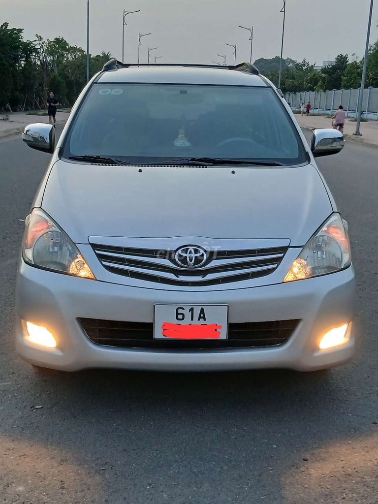 Toyota Innova 2011 V  xe tuyệt đẹp