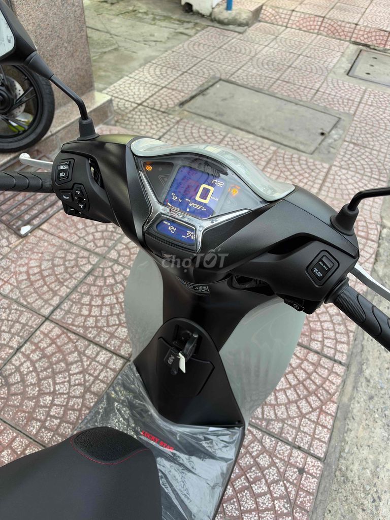Honda SH 150i ABS 2020 серый цемент, хоз.