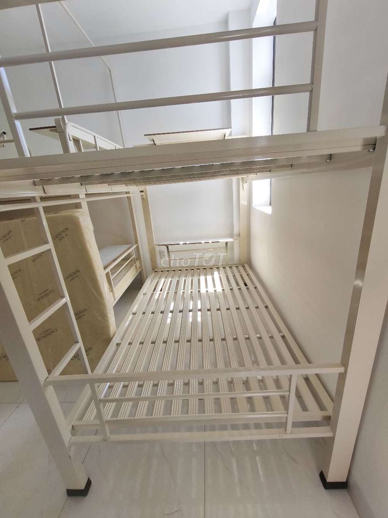 Giường tầng Sắt 1m2x2m Kèm bàn học. Mua bán Giường, chăn ga gối nệm tại Huyện Nhà Bè Tp Hồ Chí Minh được đăng bởi Trương Nhung hình 1
