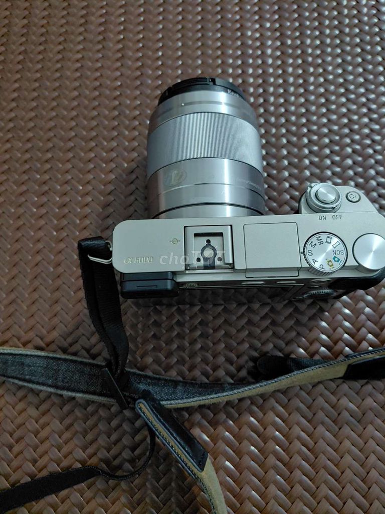 Máy ảnh Sony a6000 Bạc. Mua bán Máy ảnh, Máy quay tại Huyện Hiệp Hòa Bắc Giang được đăng bởi Ngân Trần hình 1