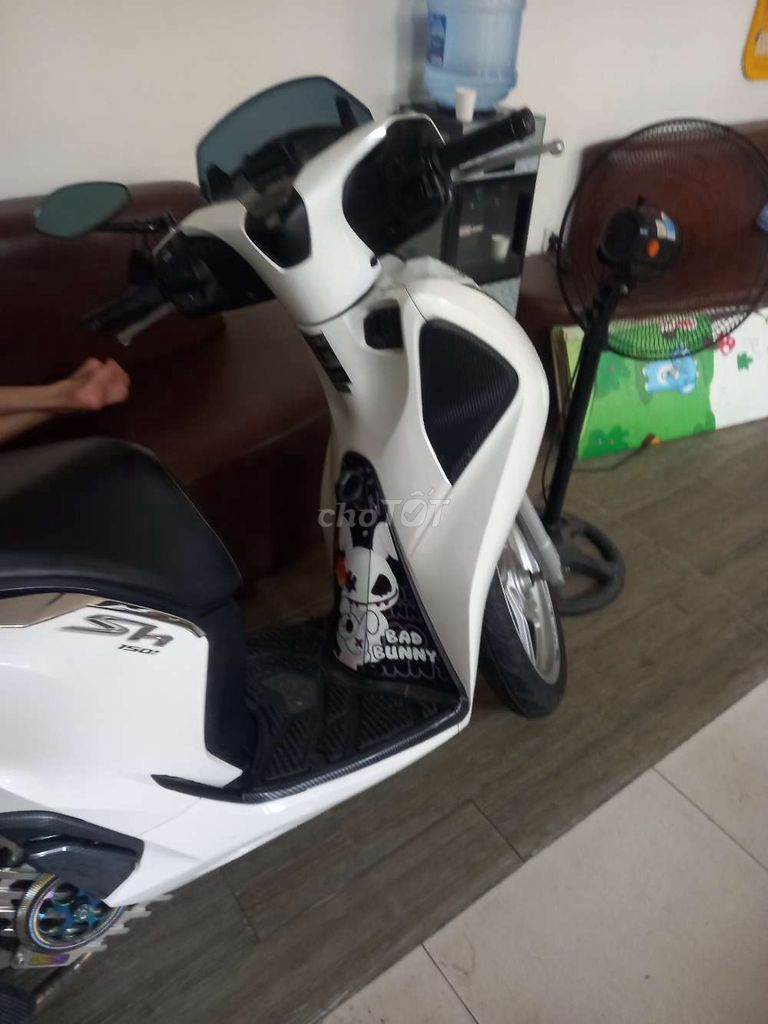 Cần bán xe SH 150i đời 2017. Mua bán Xe máy tại Thành phố Biên Hòa Đồng Nai được đăng bởi Khoa Phương  hình 6