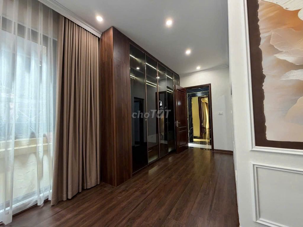 Красивый дом Ким Ма – 42м² 6 этажей лифт – угловой – полная обстановка