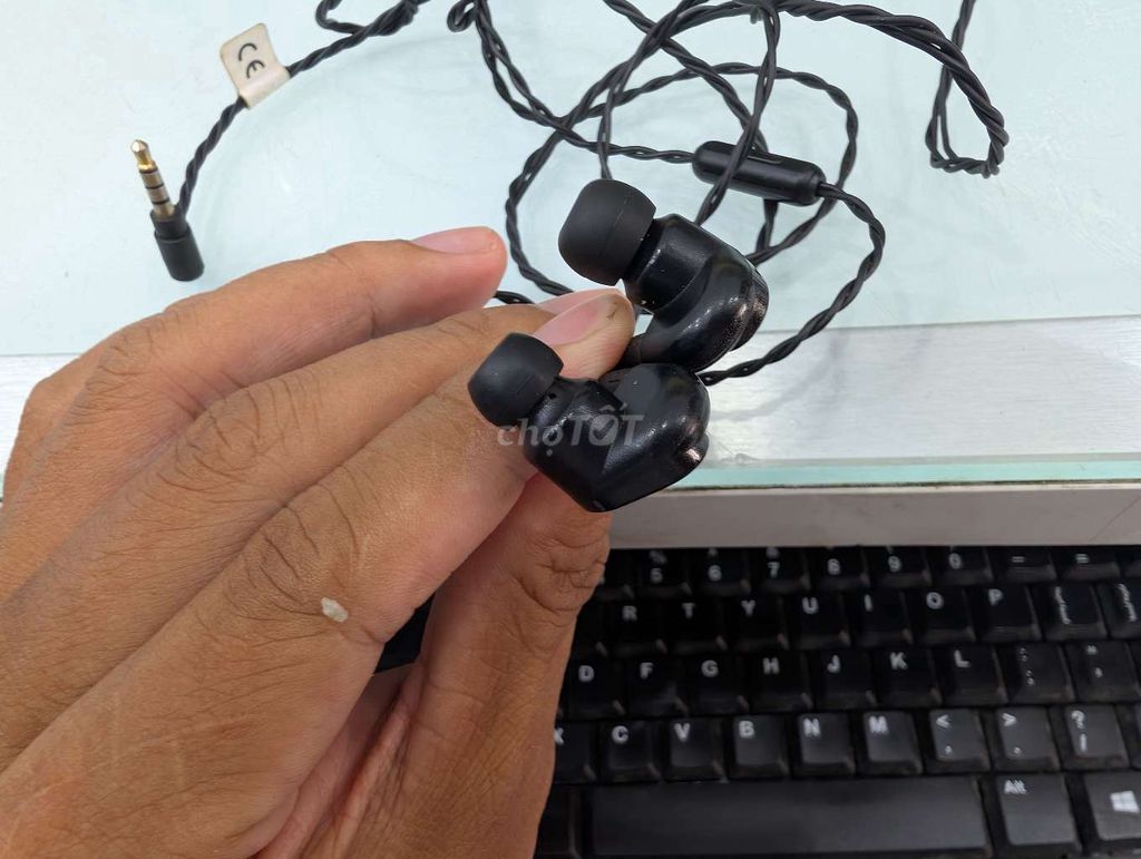 Tai nghe Pioneer SE-CH5T Đen. Mua bán Tivi, Âm thanh tại Huyện Phụng Hiệp Hậu Giang được đăng bởi Hoàng hình 1