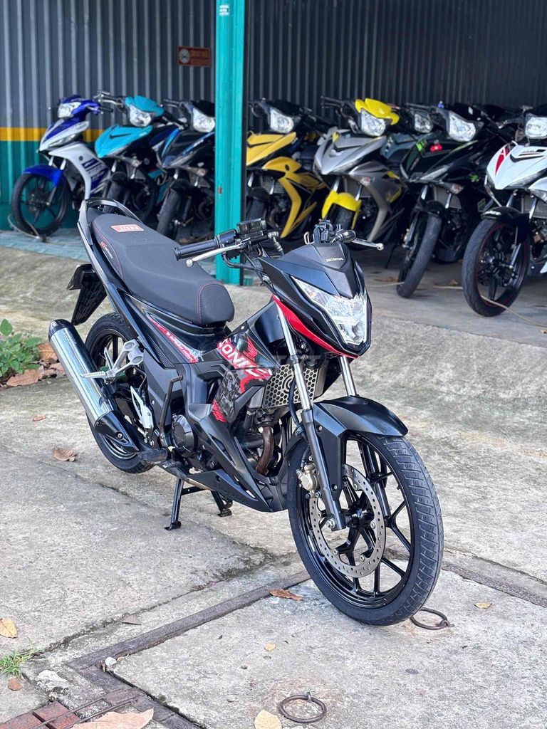 Honda Sonic 150 Đen đỏ. Mua bán Xe máy tại Thị xã Bến Cát Bình Dương được đăng bởi xe máy trả góp tín nghĩa  hình 2