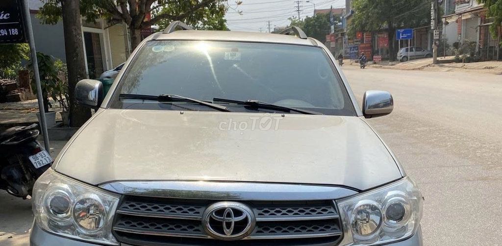 Fortuner 2.5 G sản xuất 2009 đăng ký 2010.. Mua bán Ô tô tại Huyện Bàu Bàng Bình Dương được đăng bởi Hoàng Văn phuc hình 4