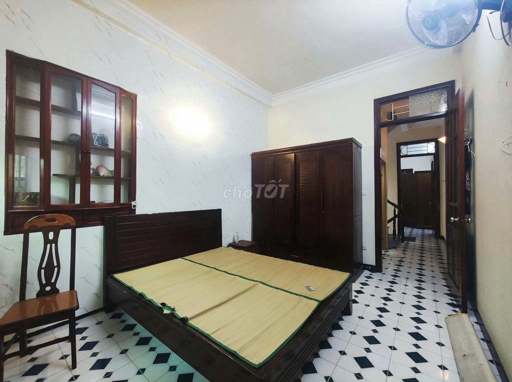 Nguyên căn 194 Đội Cấn Ba Đình 45m2x4Tx4P 13 triệu