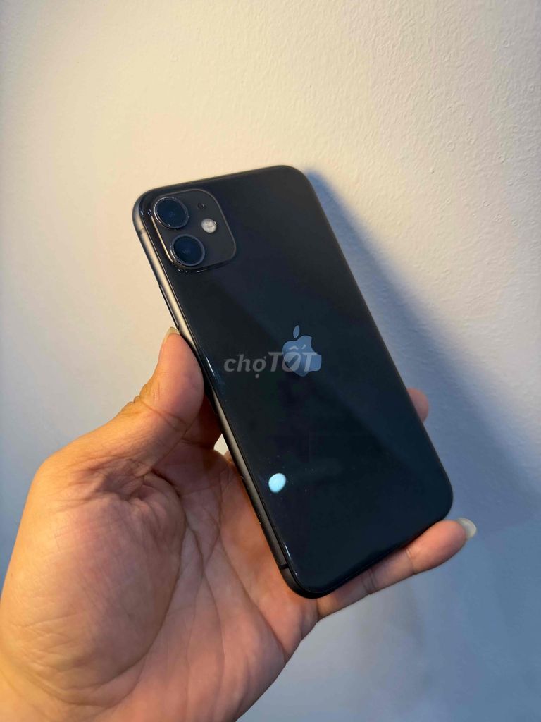 Apple iPhone 11 64GB Đen VNA chơi game giá rẹ. Mua bán Điện thoại tại Quận Đống Đa Hà Nội được đăng bởi Ng Hoang Anh hình 1