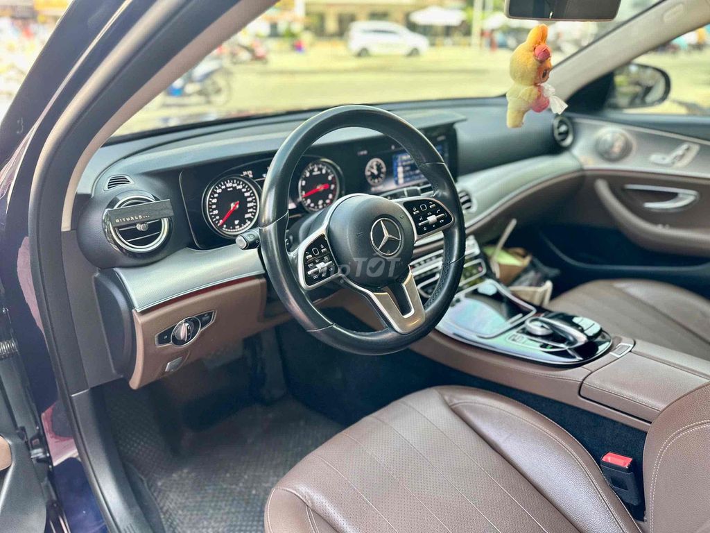 Mercedes E180 sx 2020 màu xanh nội thất nâu lăn bá. Mua bán Ô tô tại Quận Tân Phú Tp Hồ Chí Minh được đăng bởi Phước Nguyễn hình 6