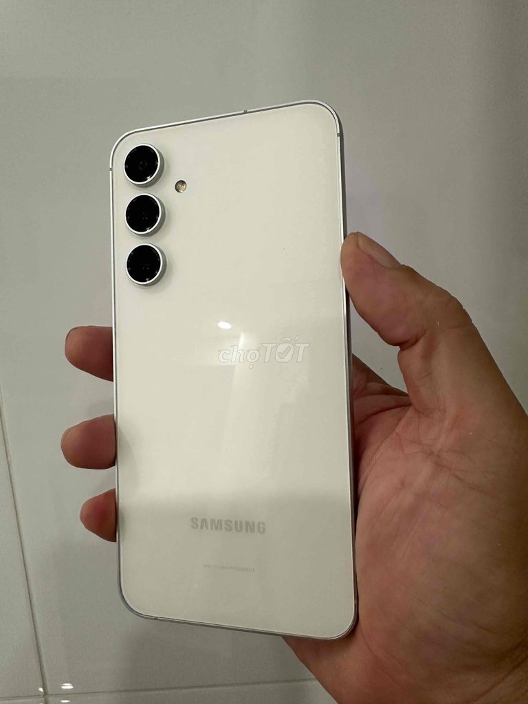 Samsung S23FE Trắng máy ssvn zin áp suất đẹp keng. Mua bán Điện thoại tại Quận 10 Tp Hồ Chí Minh được đăng bởi nguyễn thanh phong hình 1