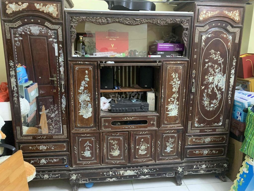 Tủ trang trí Gỗ Nâu Khảm trai. Mua bán Tủ, kệ gia đình tại Quận Hà Đông Hà Nội được đăng bởi Minh Vũ hình 1