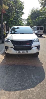 Toyota Fortuner 2019 Trắng