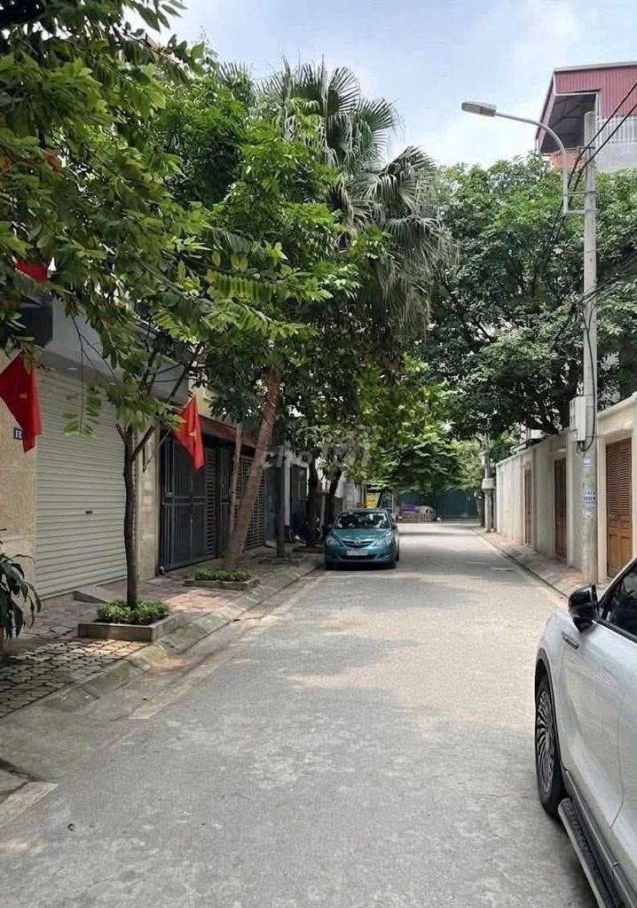 Дом в Линь Нам - Винь Хынг, 105 м², авто разъезжаются, более 21 млрд