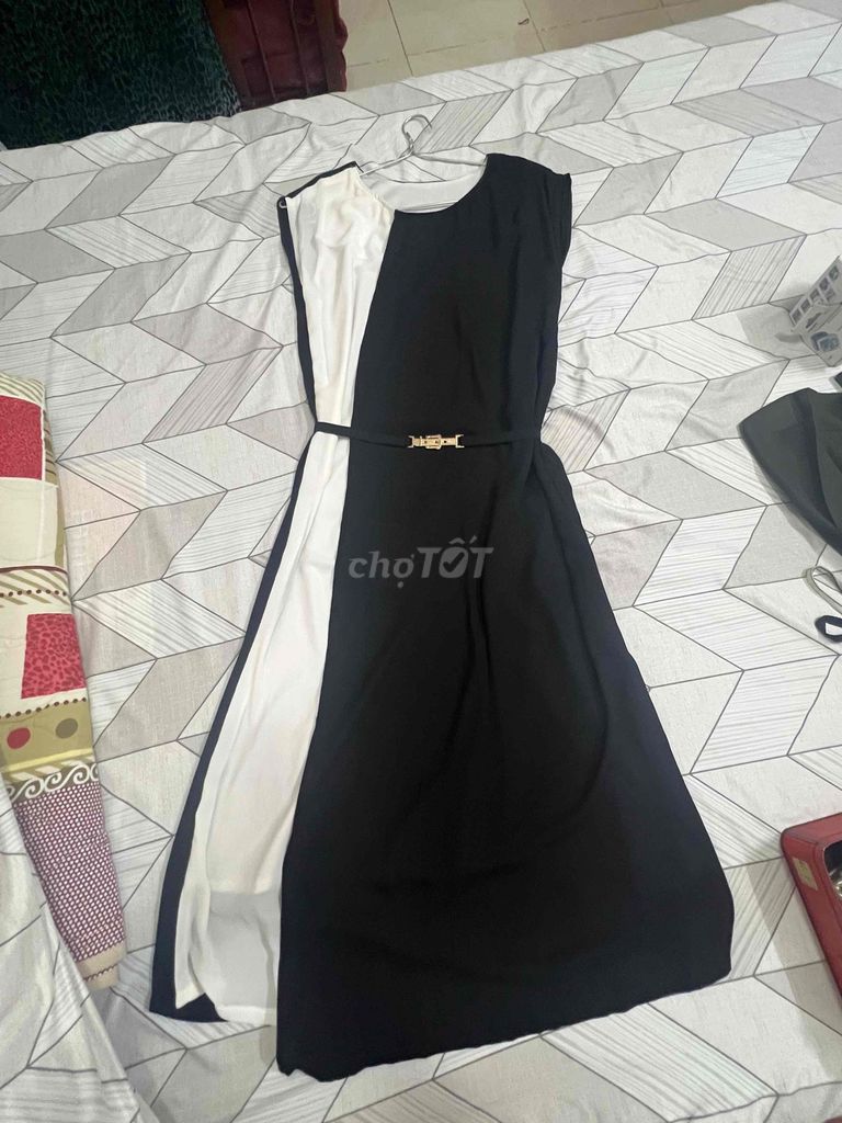 Váy maxi Nữ Lụa Đen, trắng Mới 100%. Mua bán Quần áo tại undefined Tp Hồ Chí Minh được đăng bởi Xuân hình 1