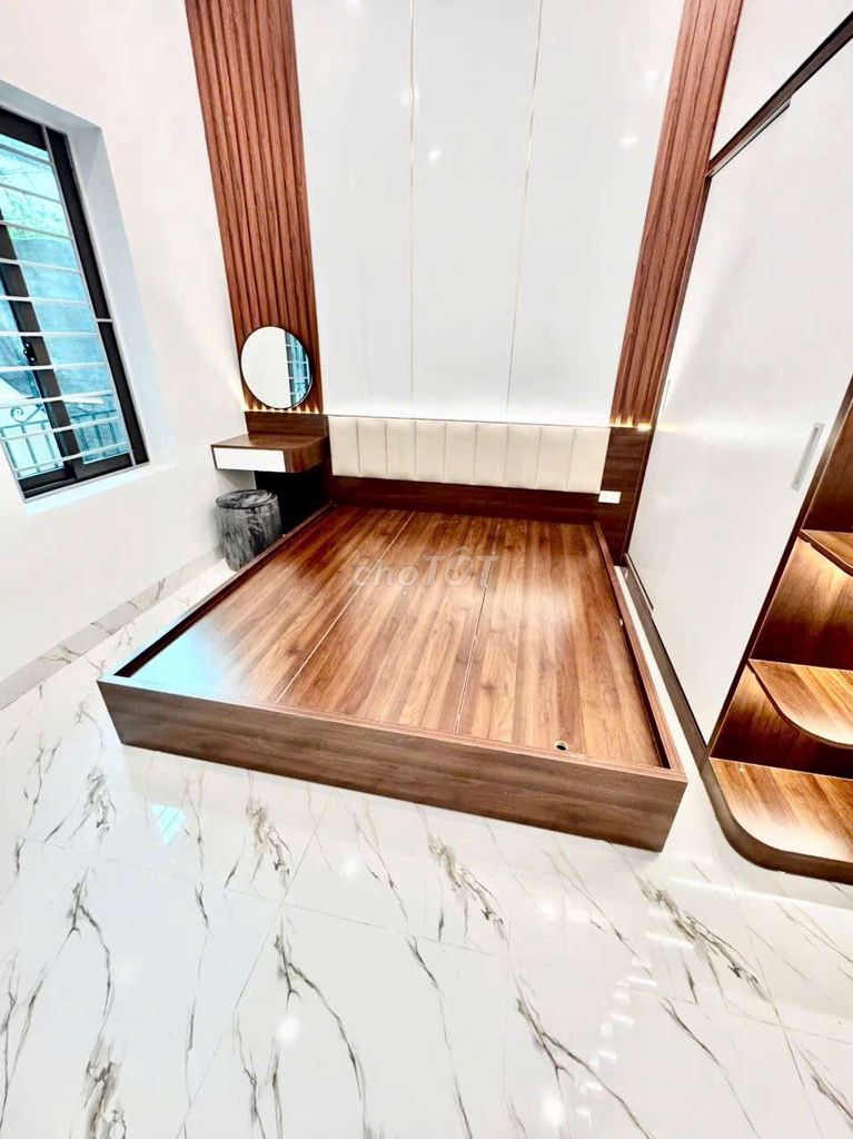 Cho thuê nhà gần Time city 35m2, gần trường học,ô tô đỗ