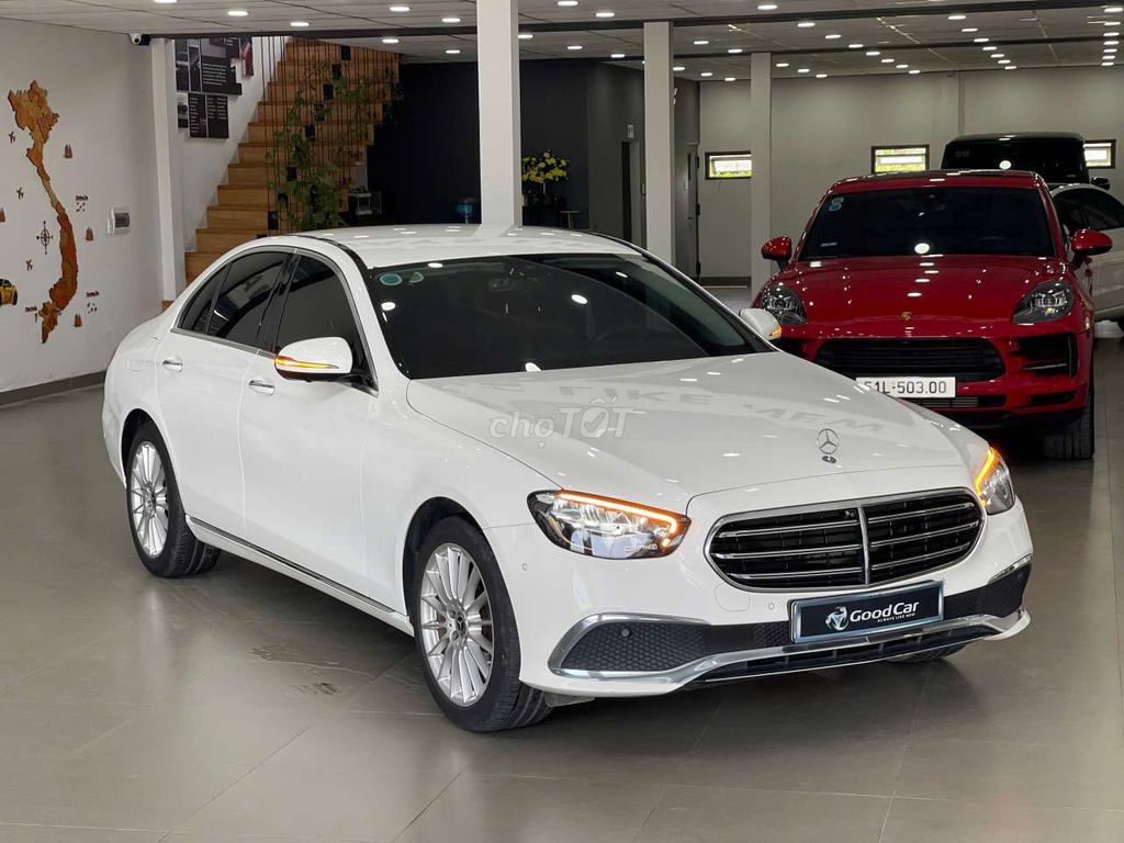 Эксклюзивный автомобиль Mercedes-Benz E200 V1 2022 Очень красивый