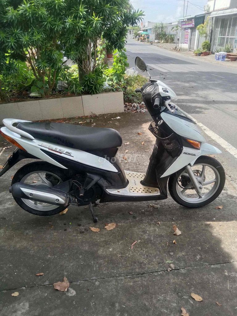 Honda Click 110 Trắng biển 95 máy êm ru. Mua bán Xe máy tại Quận Cái Răng Cần Thơ được đăng bởi Cầm Đồ Minh Tấn hình 2
