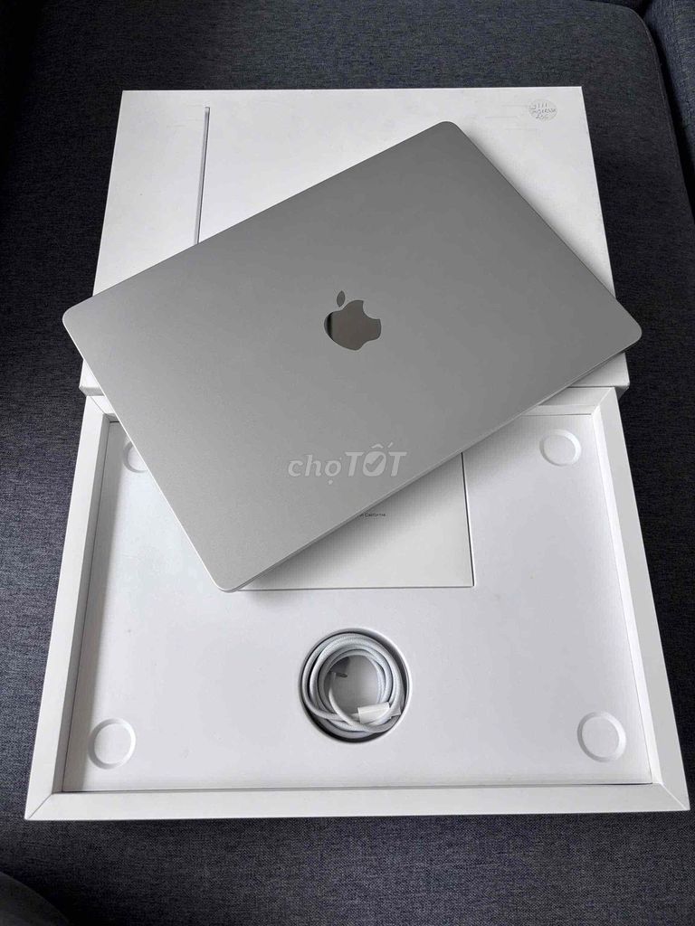 Apple Macbook Air M2 15 inch 8GB/256GB Fullbox 99. Mua bán Laptop tại Quận Ninh Kiều Cần Thơ được đăng bởi Quý Mobile Cần thơ hình 1