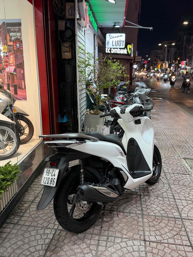 Honda SH150 ABS 2021 Бело-черный 10 000 км