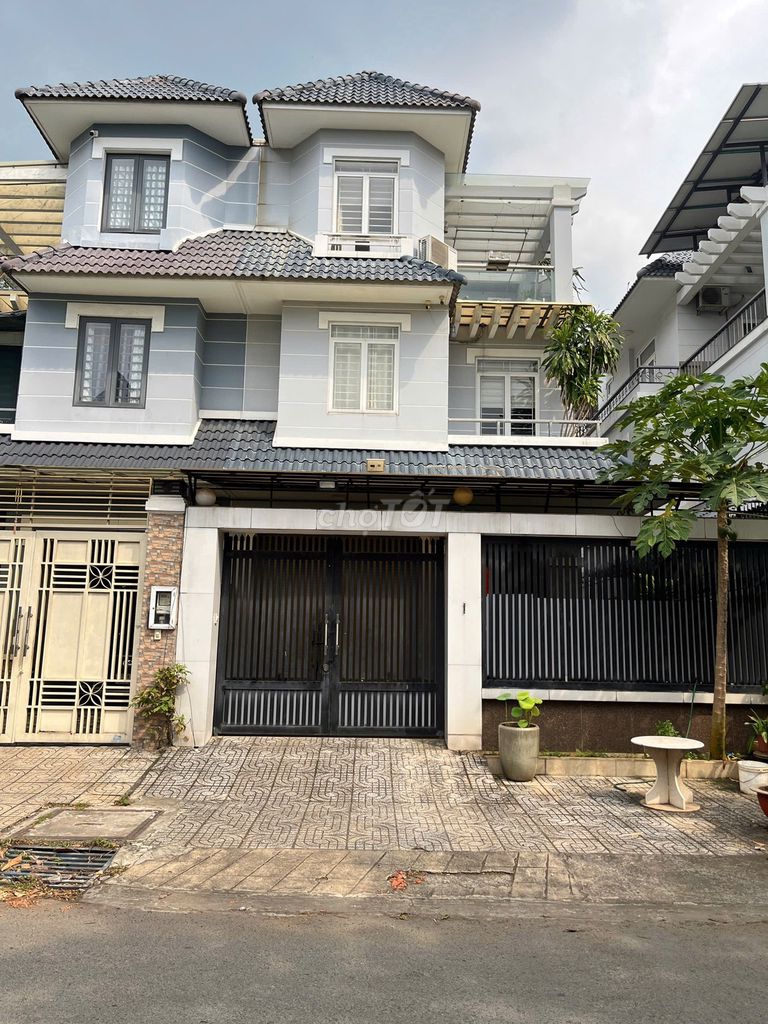 Аренда · 4 комн. · 176 м² · Thành phố Thủ Đức