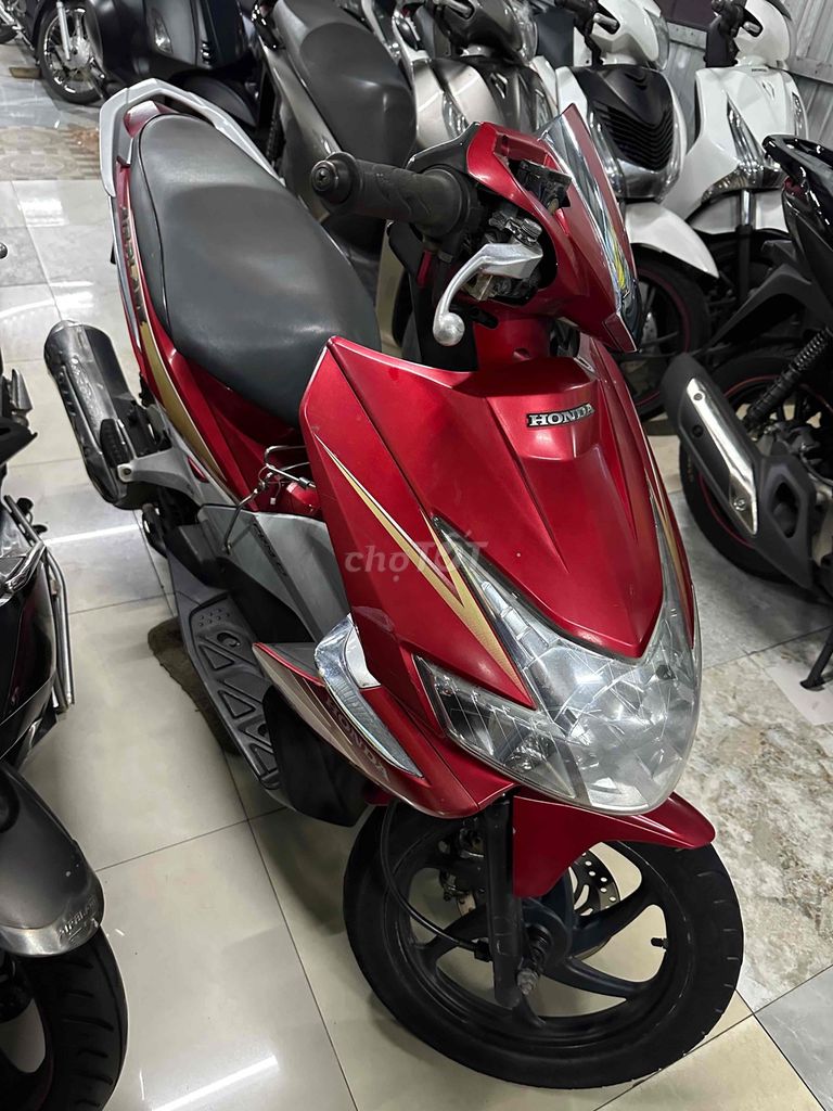 📌📣 AB 2011 Fi vành 6 lá màu đỏ còn rất đẹp, máy êm. Mua bán Xe máy tại Thành phố Huế Thừa Thiên Huế được đăng bởi Xe Máy Nhật Vy hình 3