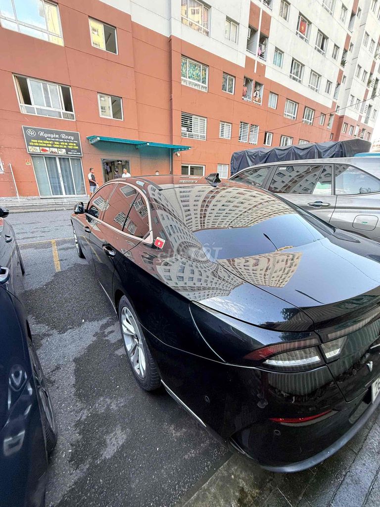 VinFast LUX A2.0 2022 Черный 88 000 км