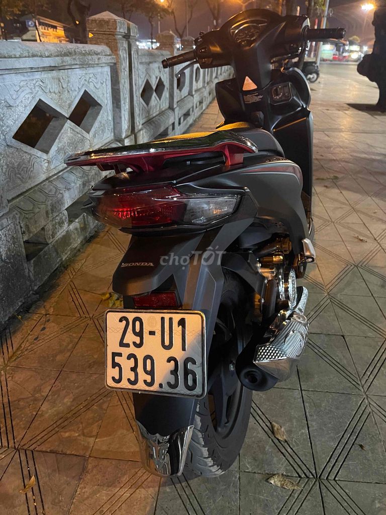 Honda Vision 2024 Đen 3000km. Mua bán Xe máy tại Thị xã Sơn Tây Hà Nội được đăng bởi nguyễn đức được hình 2