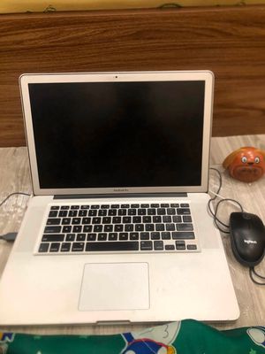 Apple MacBook Pro Bạc 4GB/500GB Like New