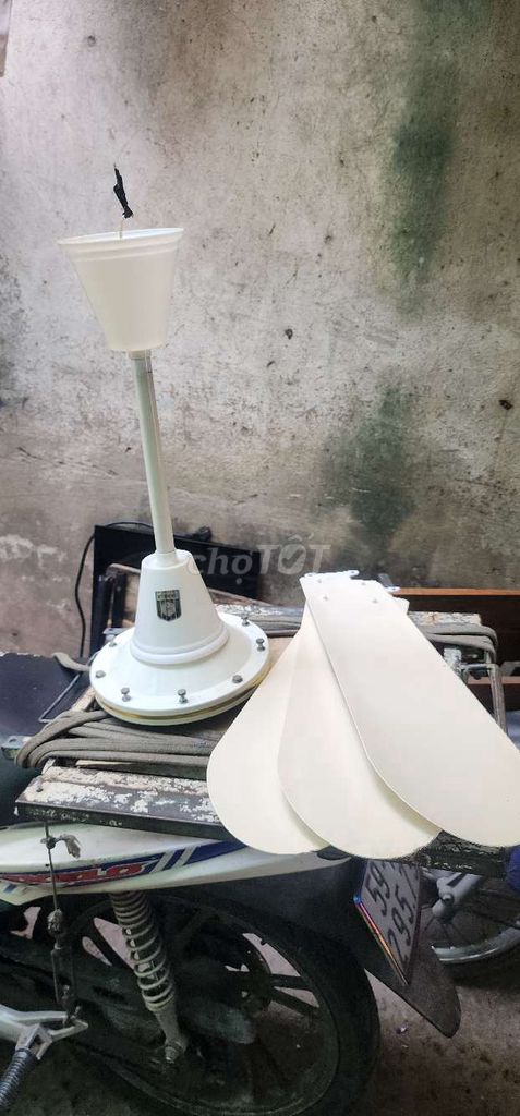 Quạt trần Mỹ Phong Trắng Đã sử dụng. Mua bán Quạt tại Quận Tân Phú Tp Hồ Chí Minh được đăng bởi Thế trƯởnG hình 1