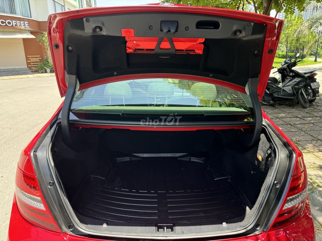 Mercedes Benz C Class 2012 C300 AMG siêu mới. Mua bán Ô tô tại Huyện Mỹ Đức Hà Nội được đăng bởi Mr. Đại mua bán ô tô hình 9