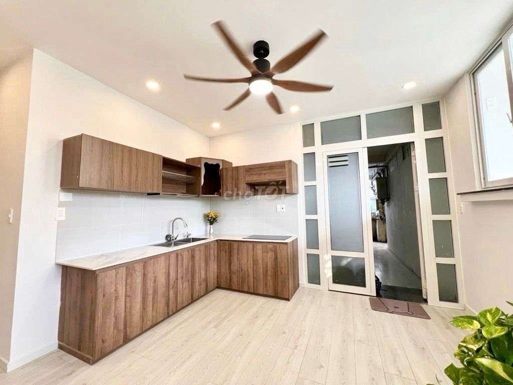 VIP-КВАРТИРА, Новый Транг Лонг, палата 13, этаж 1, площадь: 80 м2 (4 x 20), 2 спальни, меблированная