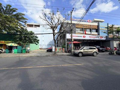 Cho thuê đất mặt tiền Nguyễn Thị Minh Khai 170m² ngang 10m
