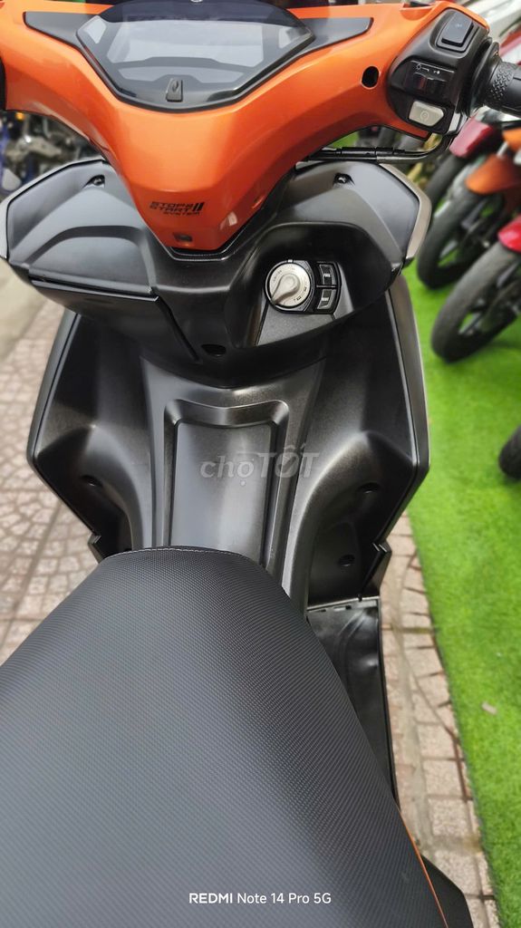 Xe máy Yamaha NVX 155 màu Cam Xám Đen. Mua bán Xe máy tại Quận Phú Nhuận Tp Hồ Chí Minh được đăng bởi MrS Linh Xe39 hình 4