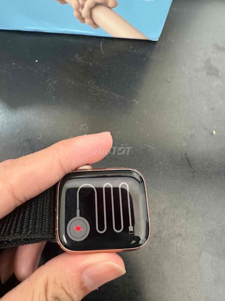 Apple Watch 40mm Hồng Đã qua sử dụng. Mua bán Thiết bị đeo thông minh tại Huyện Chợ Mới An Giang được đăng bởi Cao Kỳ hình 1